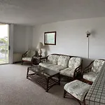 Hilo Downtown Condo Walk To Beaches
