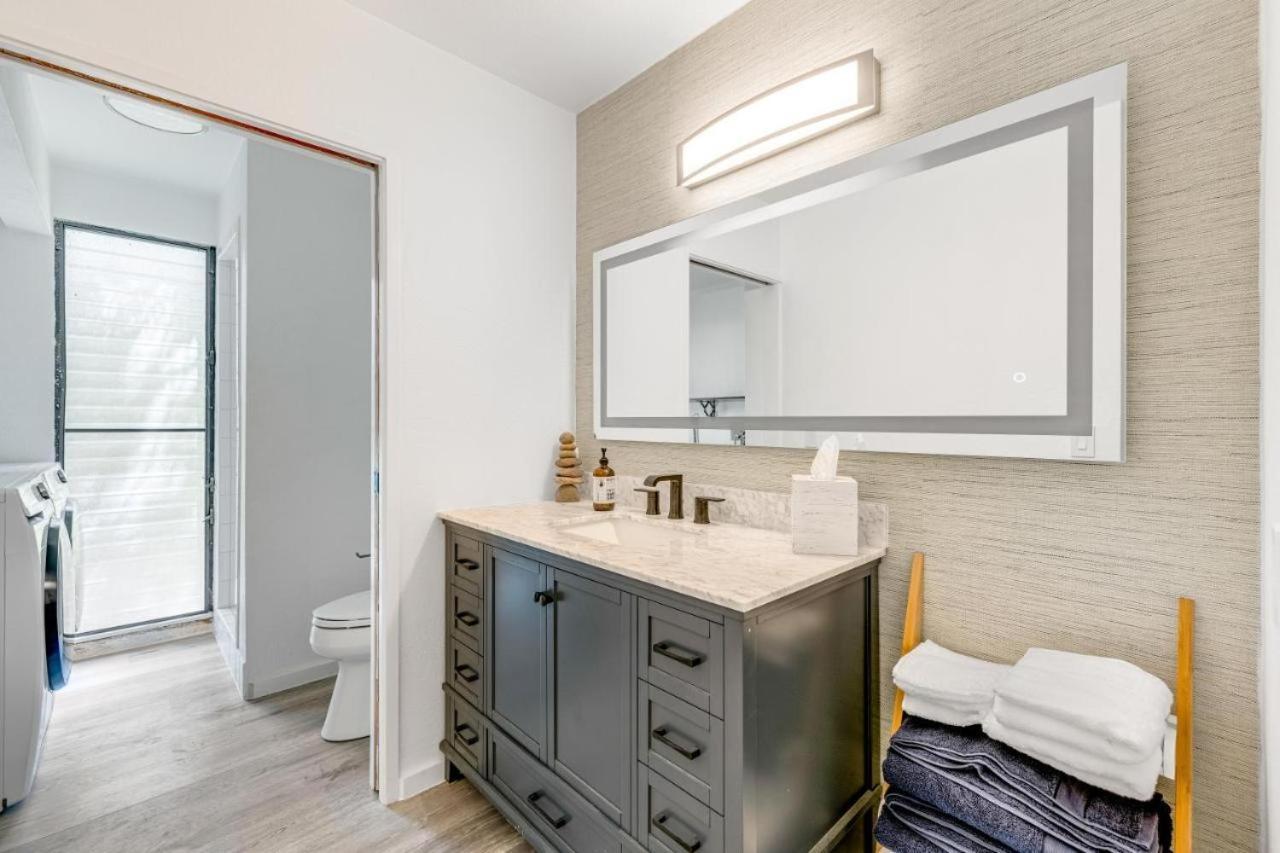 Aparthotel Stunning Views Location In 2br Modern *