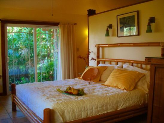Bed & Breakfast At The Beach With Friends *