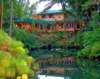 At The Beach With Friends Bed & Breakfast Hilo