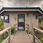 Hilo Couples Retreat About 6 Miles To Honolii Beach!