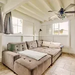 New - Pineapple Loft - Entire House Downtown Hilo With Ac