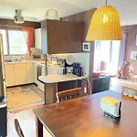 The Hilo Homebase - Charming 3 Bedroom Hilo Home, With Ac!