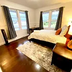 Your Hilo Homebase - Lovely 3 Bedroom In Heart Of Hilo With Ac!