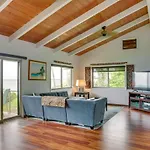 Hilo Home With Private Deck And Stunning Ocean Views!
