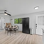 Peaceful Haven In Hilo 3Br House