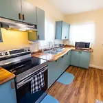 The Hilo Cottage