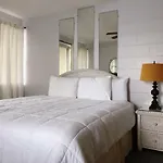 Hilo Reeds Bay Hotel