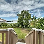 Hawaiian Hideaway With Yard Less Than 2 Miles To Hilo Bay!