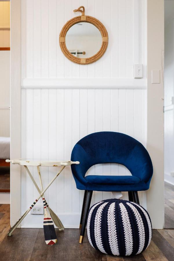 New Whaler Inn- Nautical Magic Downtown Holiday home *