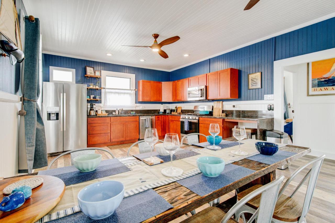 New Whaler Inn- Nautical Magic Downtown Holiday home Hilo