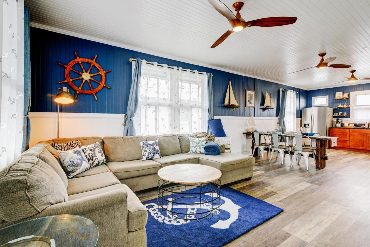 New Whaler Inn- Nautical Magic Downtown Holiday home Hilo