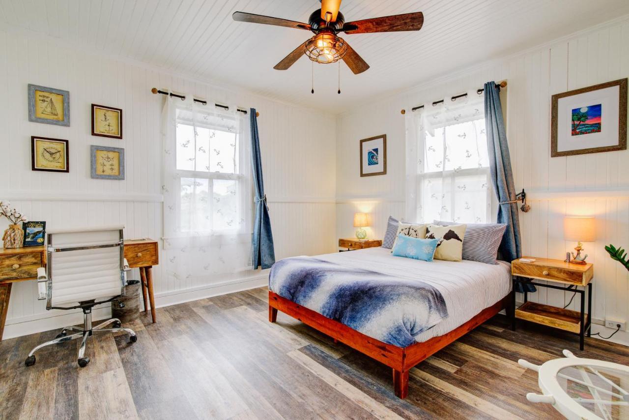 New Whaler Inn- Nautical Magic Downtown Holiday home *