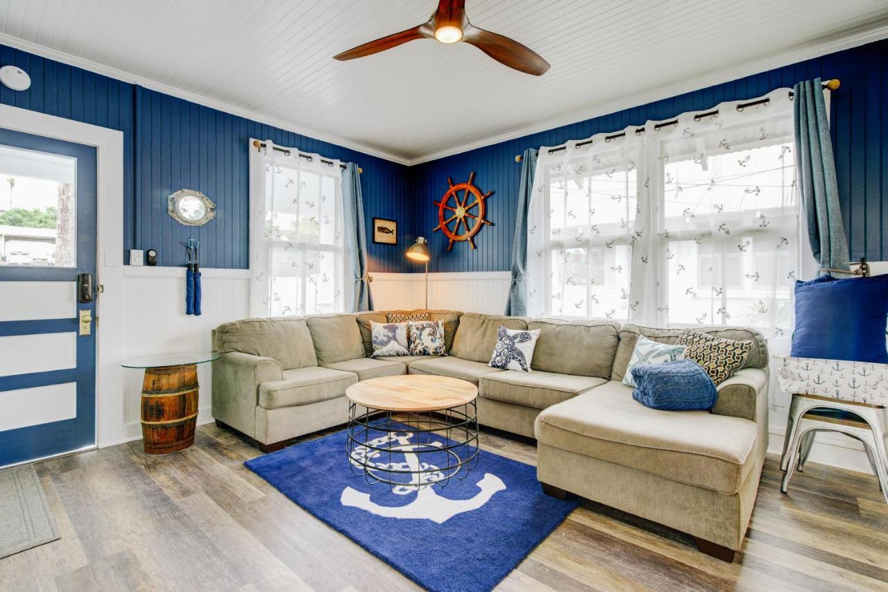New Whaler Inn- Nautical Magic Downtown Holiday home *