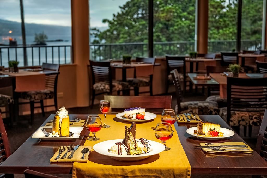 Castle Hawaiian 4*