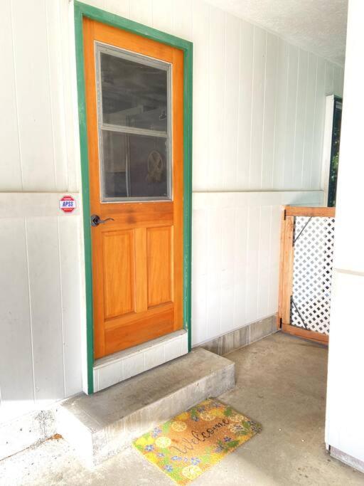Holiday home The Homebase - Charming 3 Bedroom Home, With Ac! *