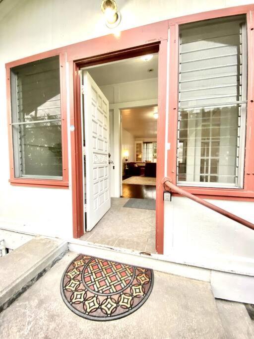 Your Homebase - Lovely 3 Bedroom In Heart Of With Ac!