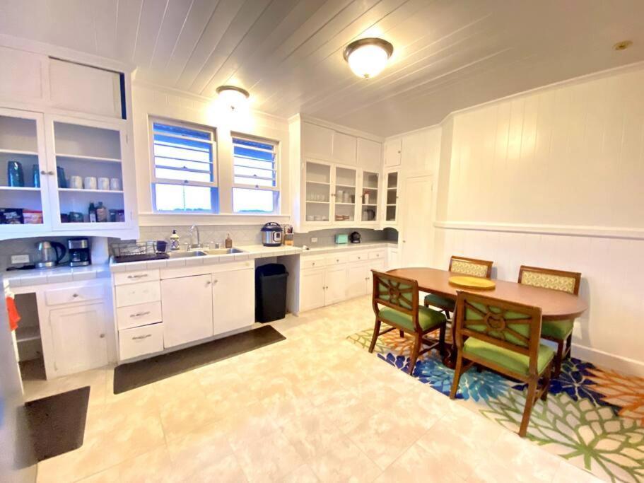 Your Homebase - Lovely 3 Bedroom In Heart Of With Ac! Holiday home Hilo