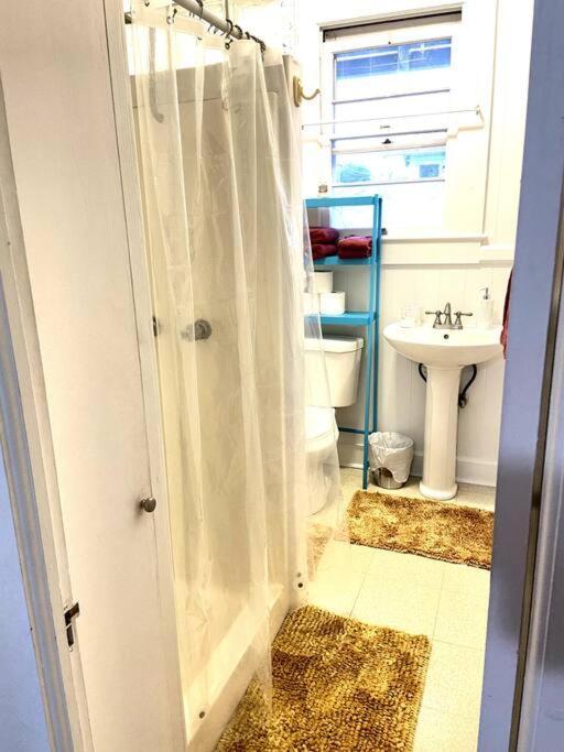 Your Homebase - Lovely 3 Bedroom In Heart Of With Ac! Holiday home Hilo