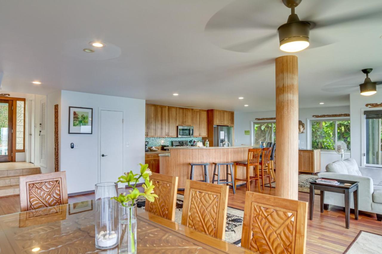 With Private Deck And Stunning Ocean Views! Hilo