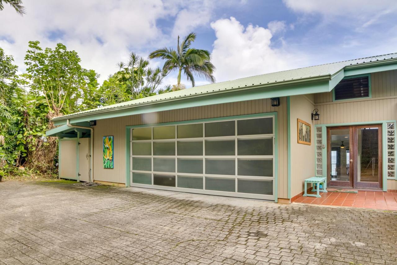 With Private Deck And Stunning Ocean Views! * Hilo