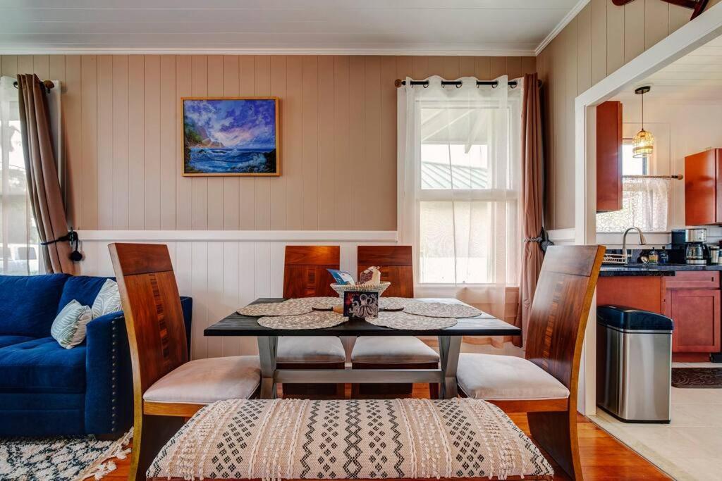 New Paddler's Inn- 3br Downtown Holiday home