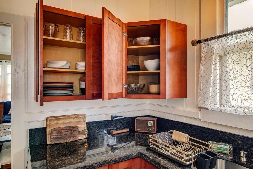 New Paddler's Inn- 3br Downtown *