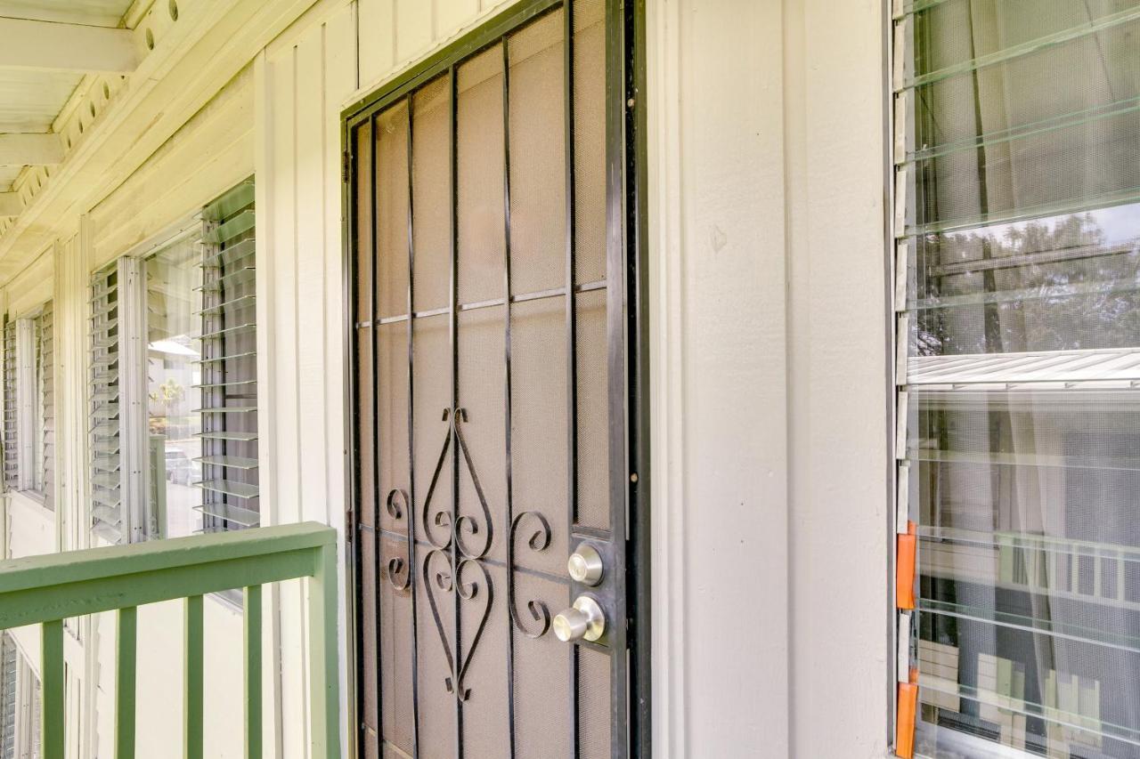 Quaint Vacation With Community Pool! Apartment Hilo