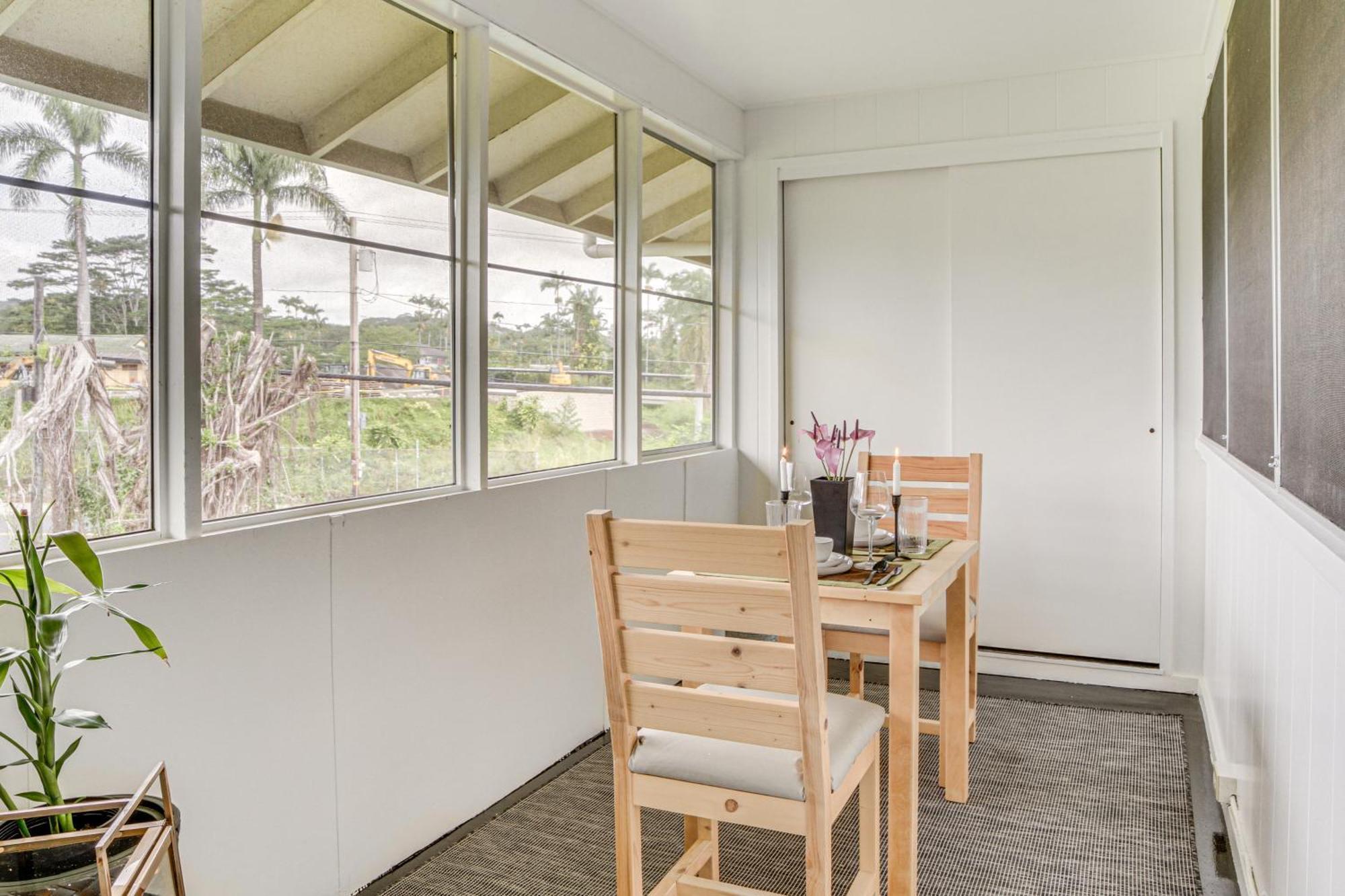 With Lanai - 2 Mi To Beaches! Apartment