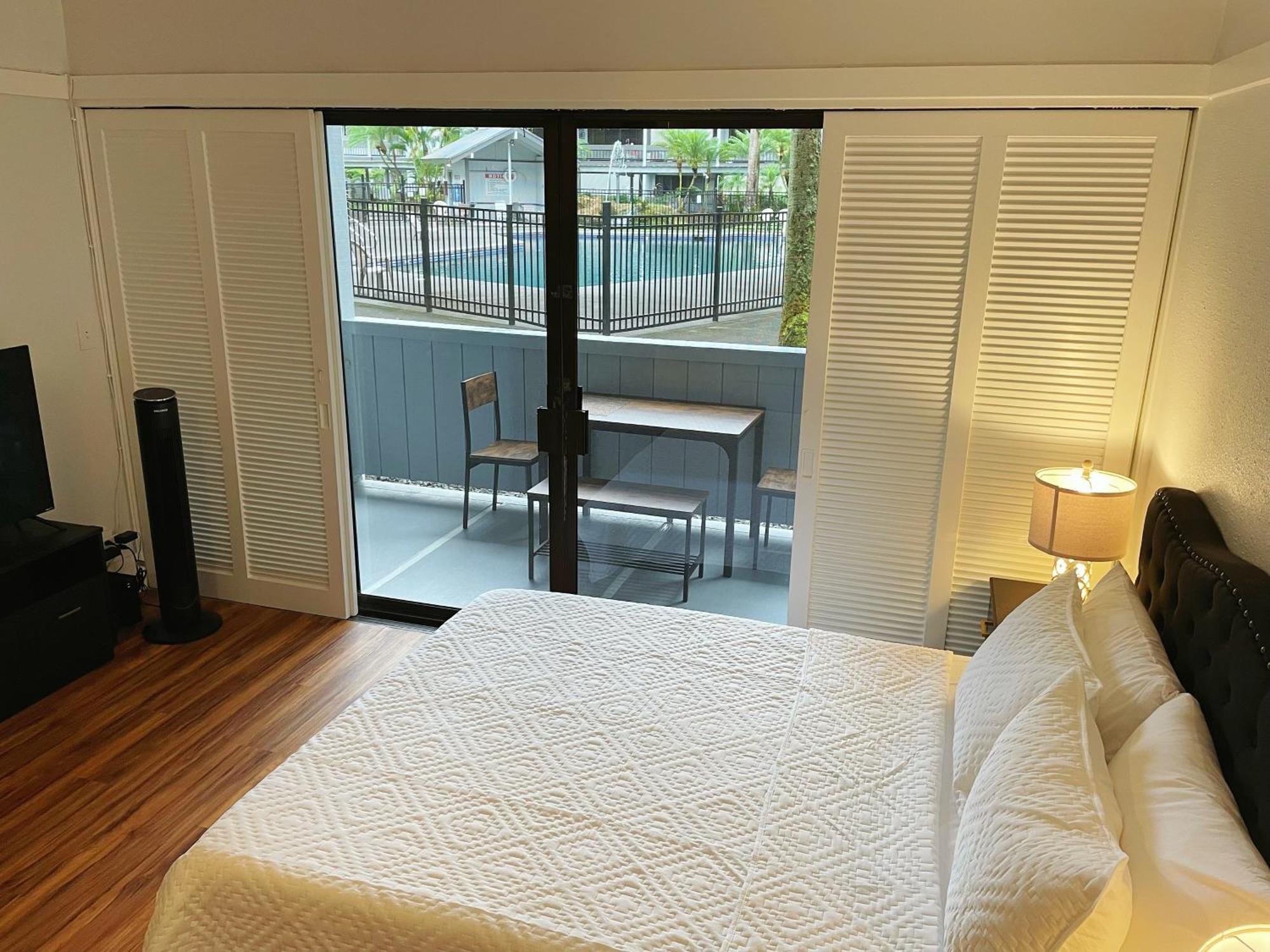 Apartment In Center With Pool And Views Hilo