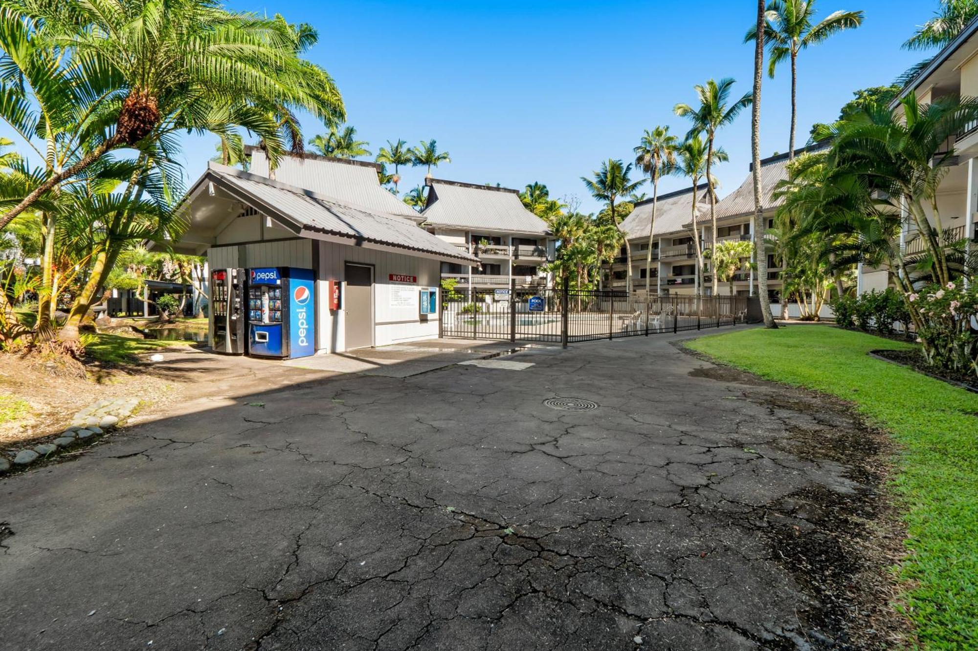 Waiakea 4-124 Hotel Hilo