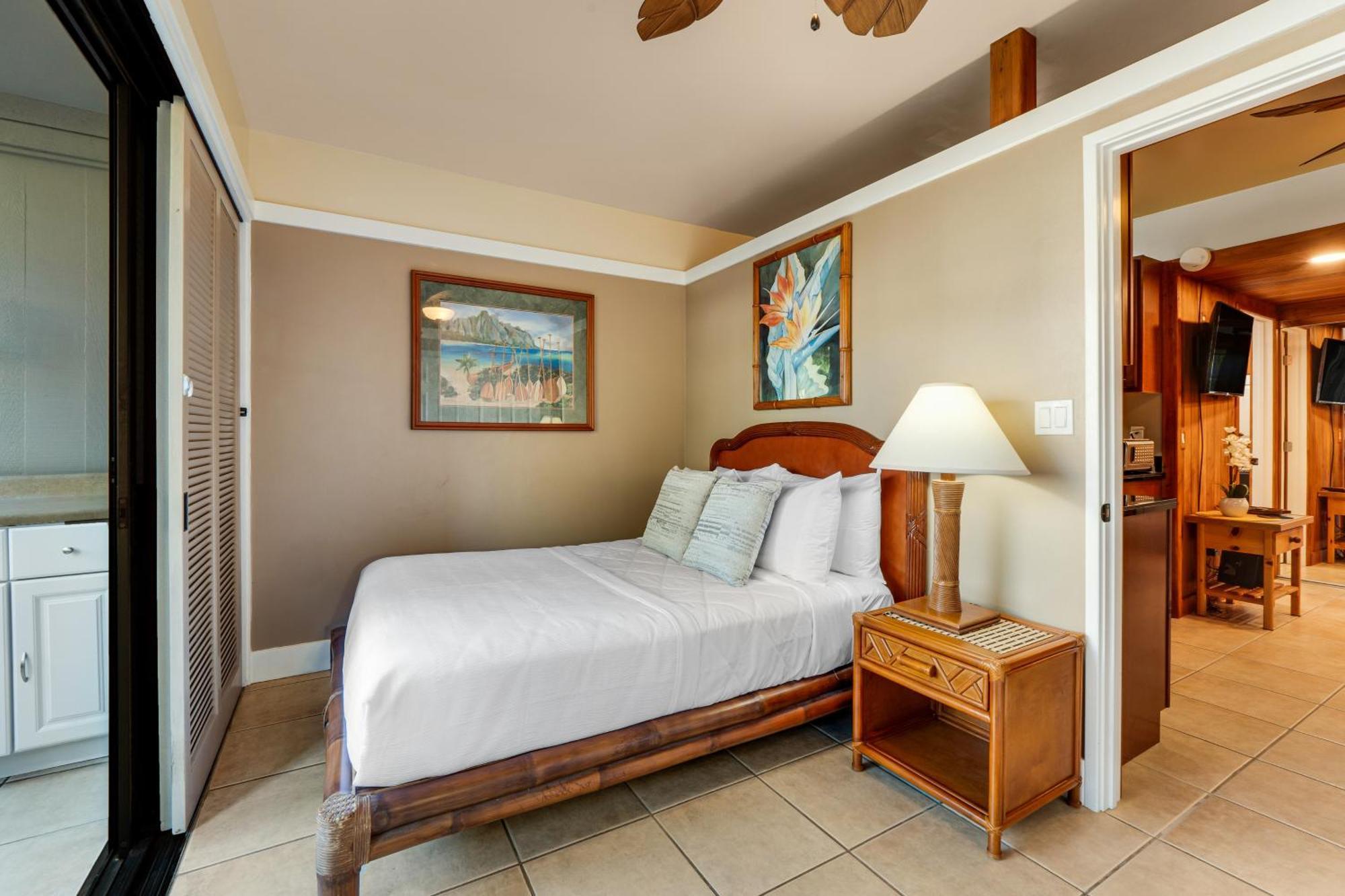 Waiakea 4-124 Hotel