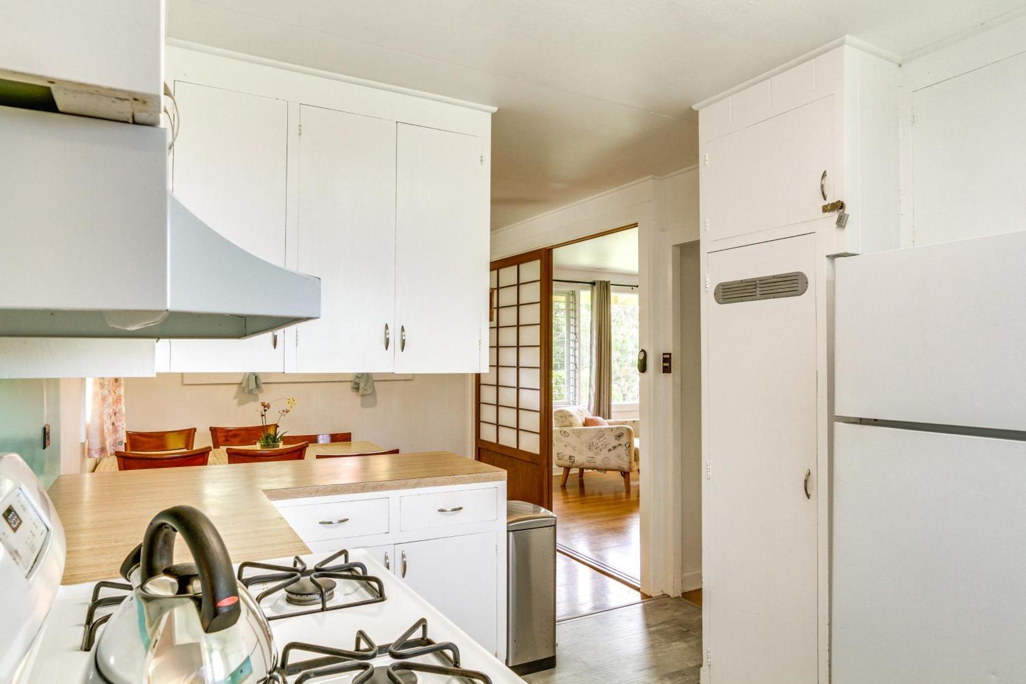 Charming Historic House Minutes To Beach! Hilo