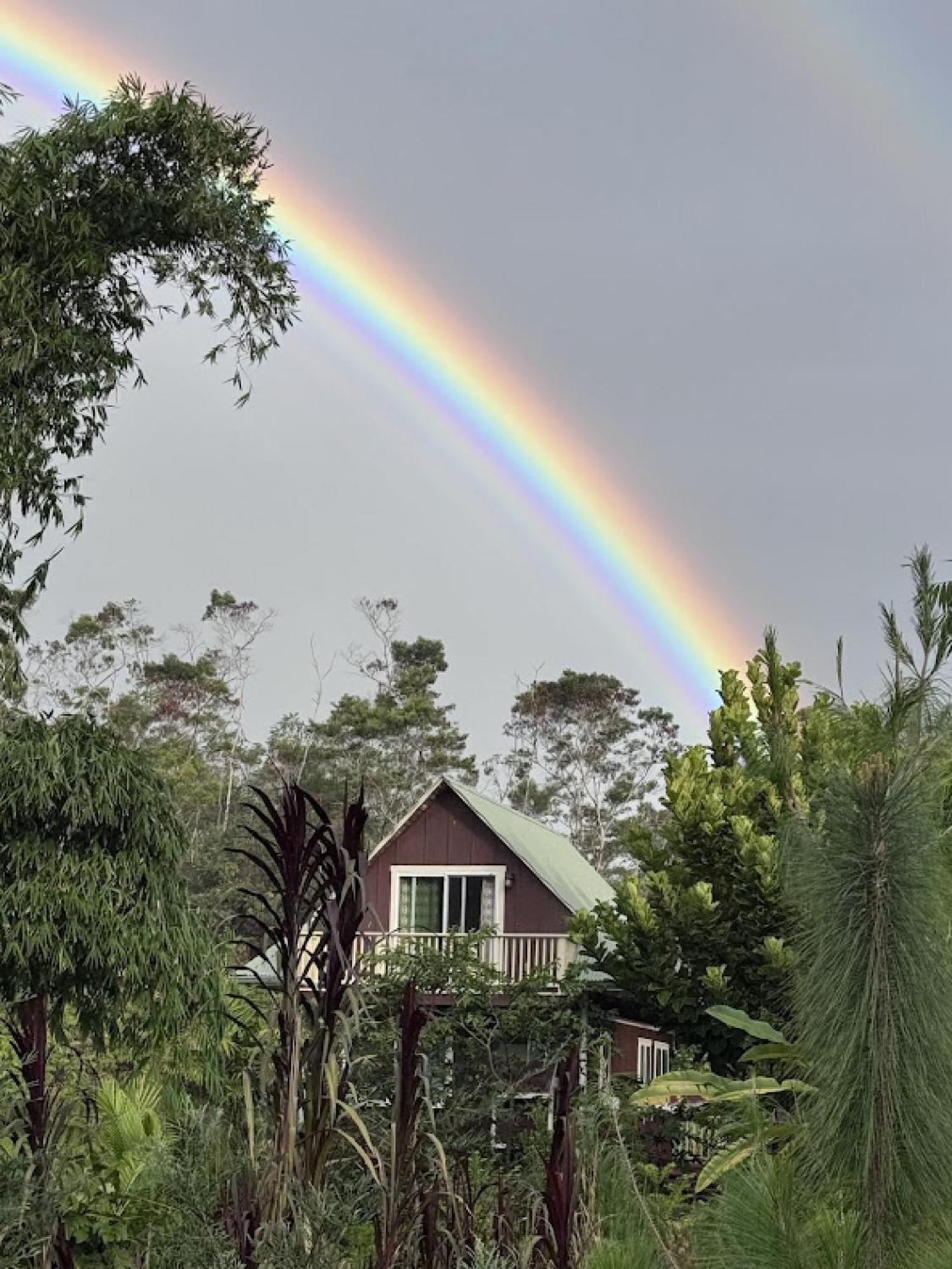 Lodge Kikala Waterfall Hilo