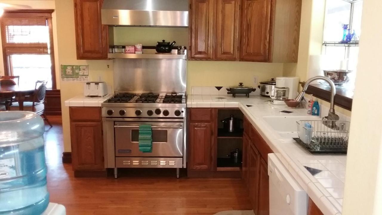 Hawaii Tropical Volcano Mansion + Sauna * Hilo