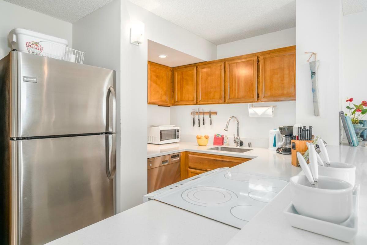 New! Lagoon Center #526 In The Heart Of With Lagoon Views! * Hilo
