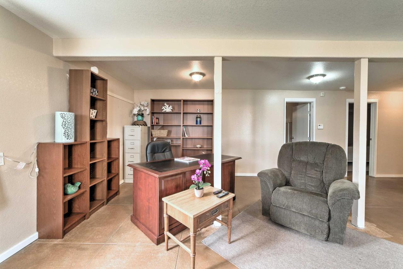 Holiday home Hawaiian Hideaway With Yard Less Than 2 Miles To Bay! *