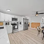 Peaceful Haven In Hilo 3Br House