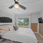 Peaceful Haven In Hilo 3Br House