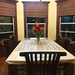 Hawaii Tropical Volcano Mansion + Sauna