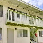 Quaint Hilo Vacation Rental With Community Pool!