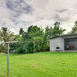 Charming Historic Hilo House Minutes To Beach!