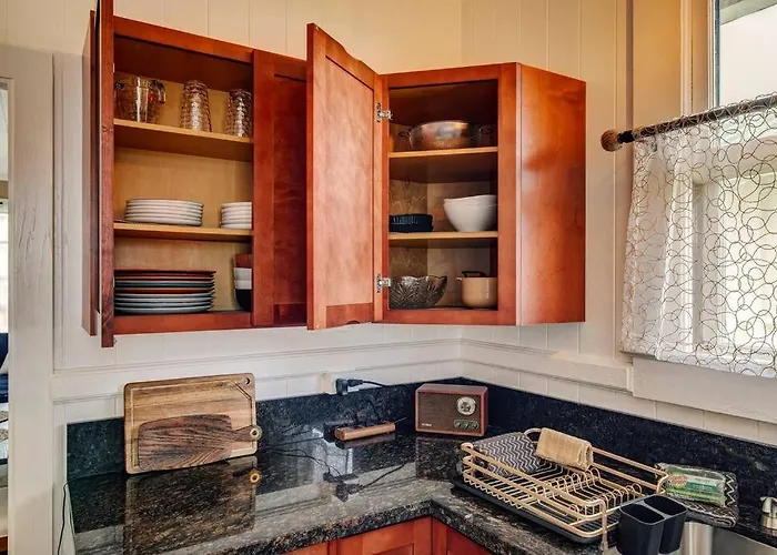 New Paddler\'S Inn- 3Br Hilo Downtown