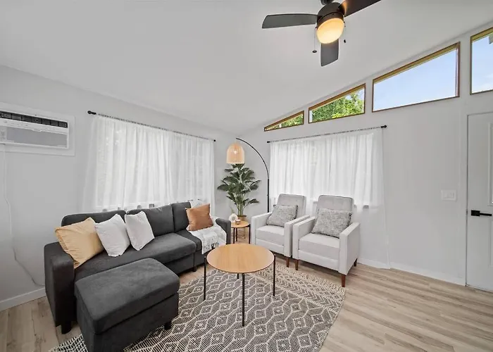 Peaceful Haven In Hilo 3Br House