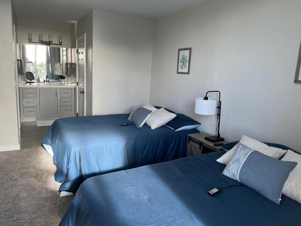 Aparthotel Stunning Views Location In 2br Modern *