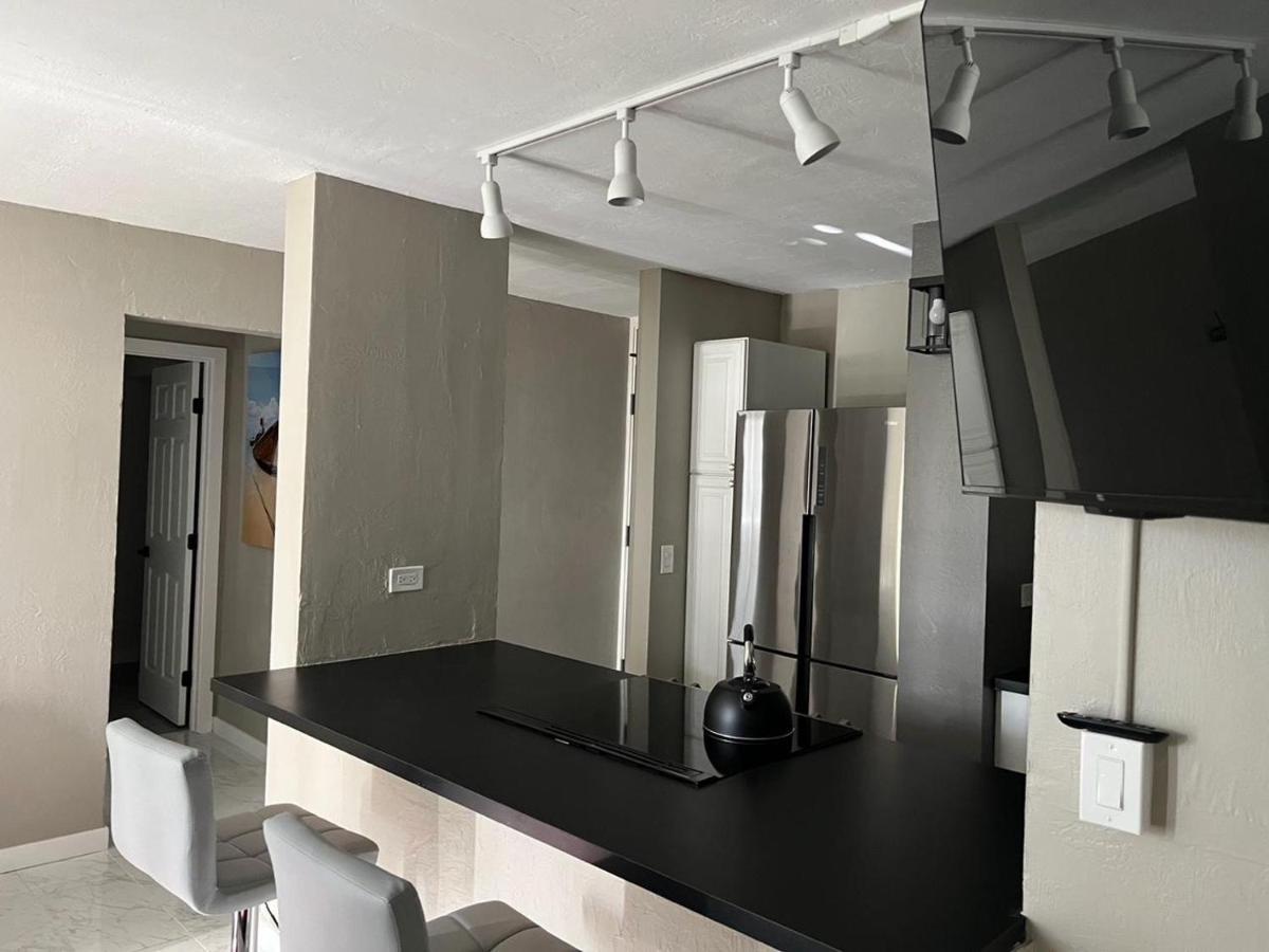 Aparthotel Stunning Views Location In 2br Modern *