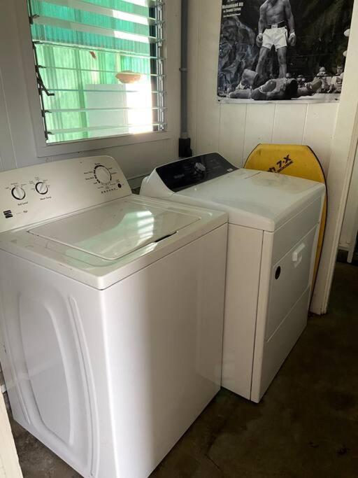 The Homebase - Charming 3 Bedroom Home, With Ac! Holiday home Hilo
