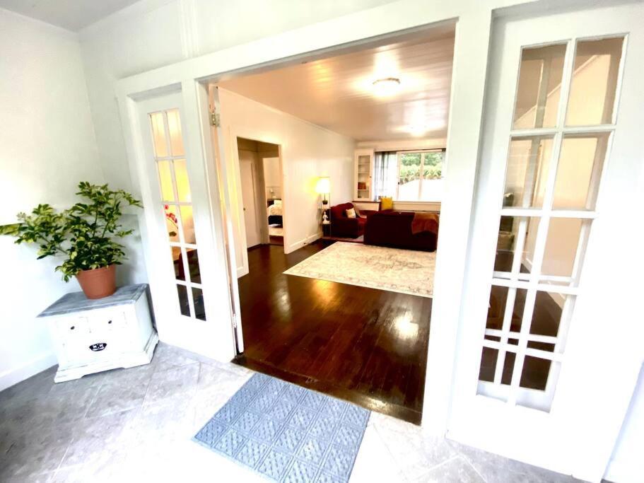 Your Homebase - Lovely 3 Bedroom In Heart Of With Ac! Holiday home