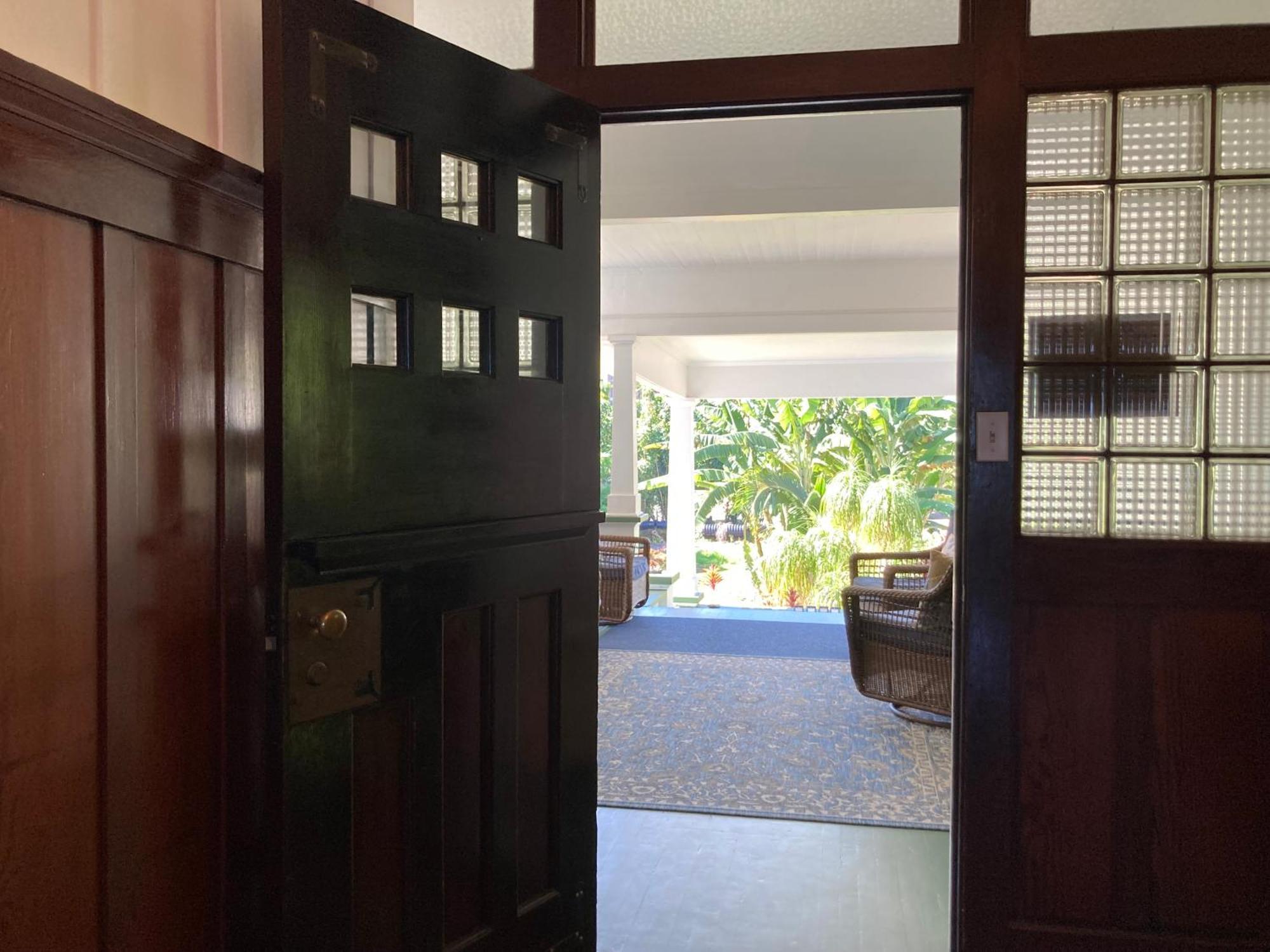Bay Oceanfront 3* Hilo