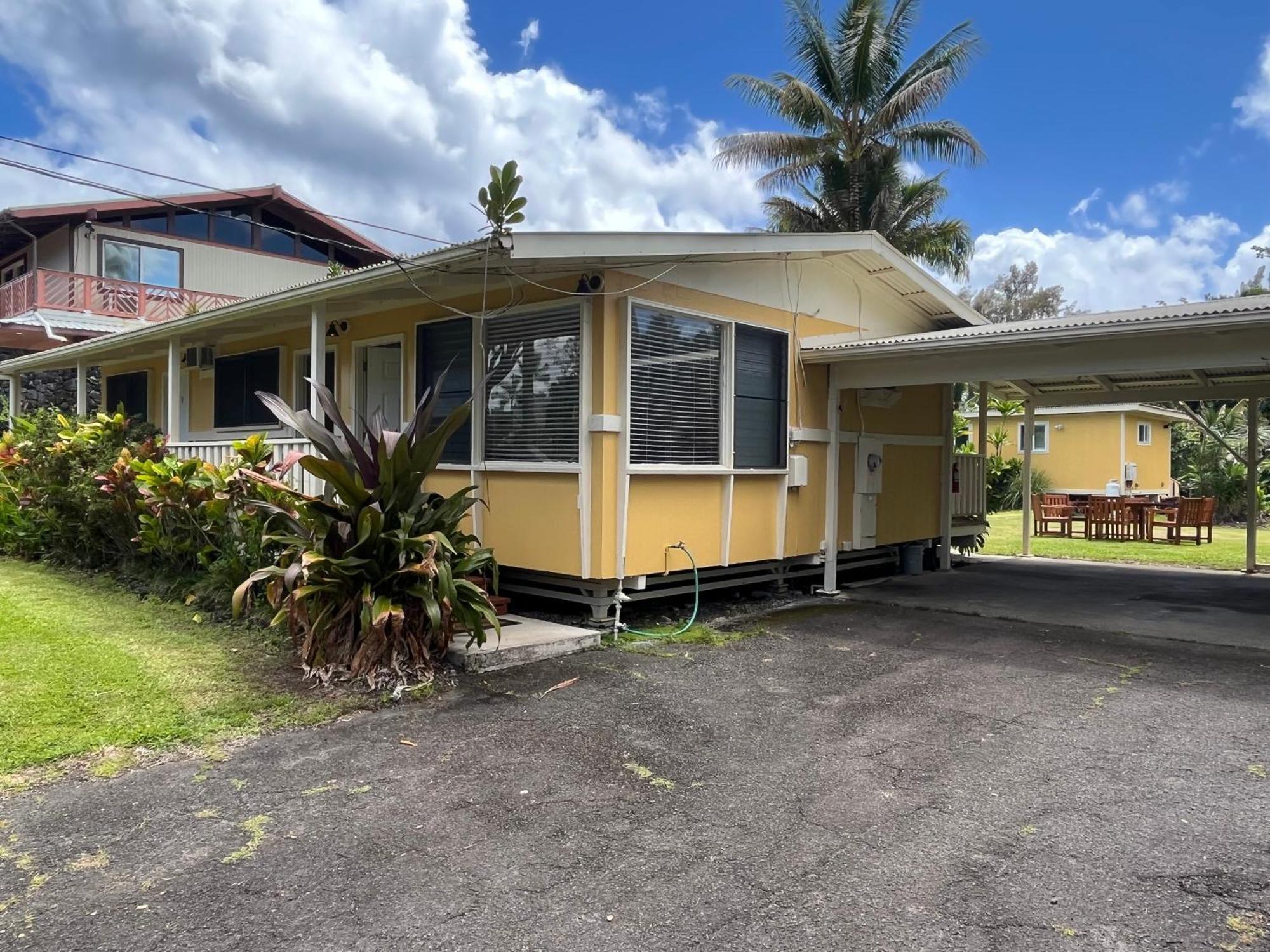 Hotel Aaron's Hilo